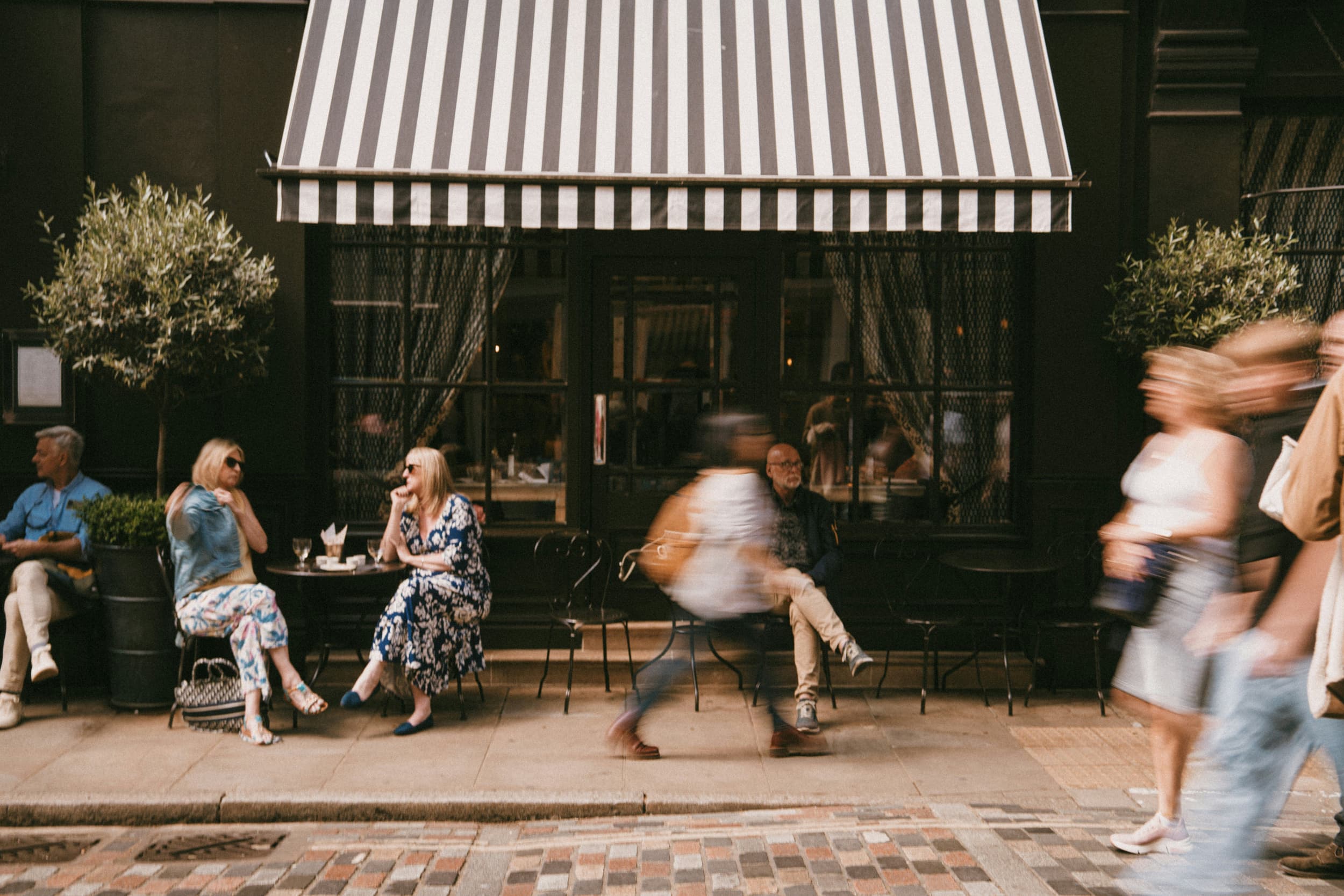 Your complete guide to AI sales agents: Automate, accelerate and personalise your sales process